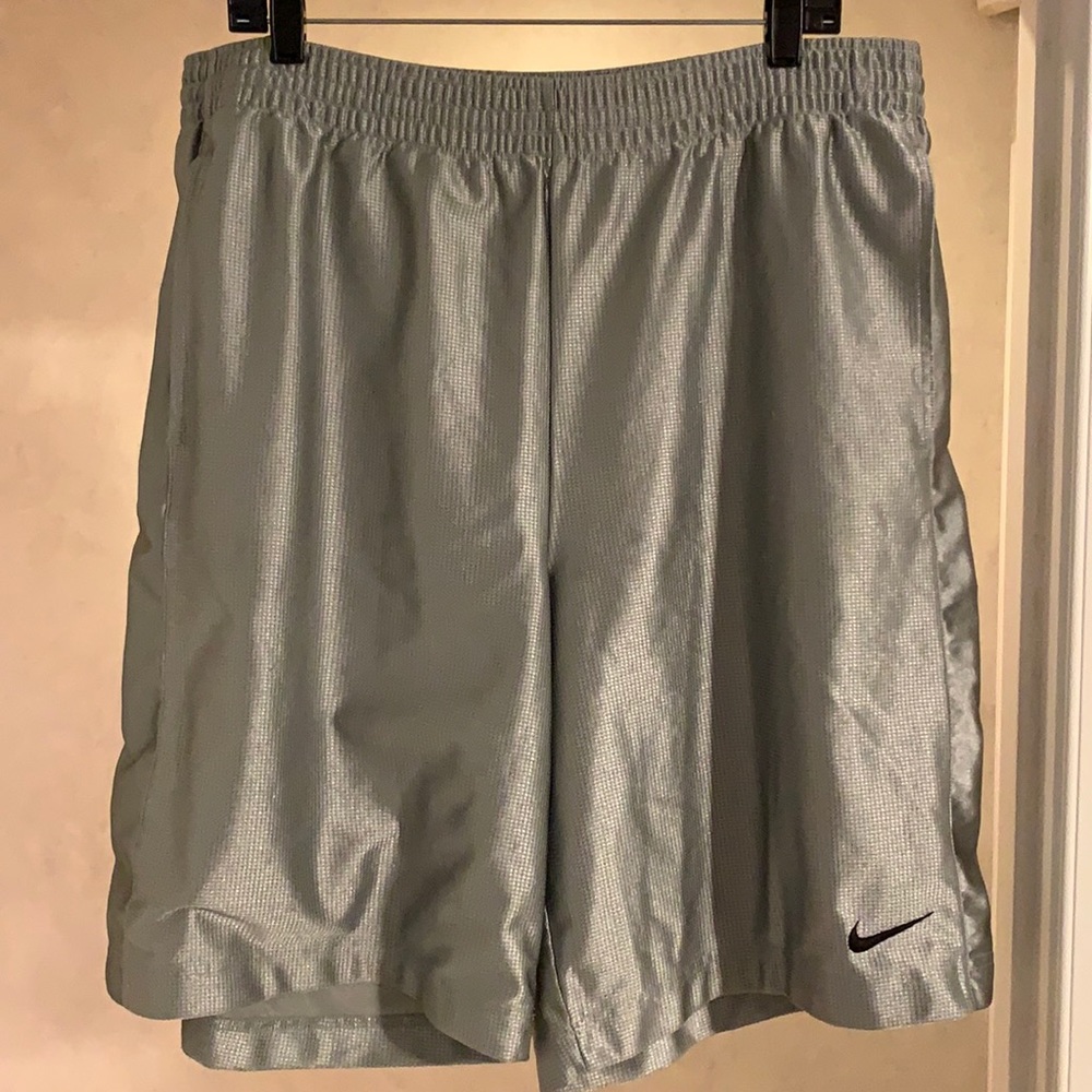 Nike Basketball Shorts Gray Silver Mens XL
